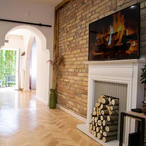 https://season-one-apartman.szeged-hotels.com